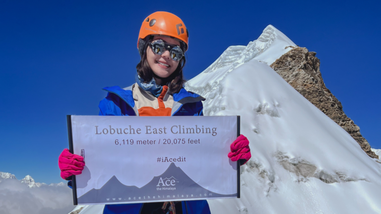 Artis Della Dartyan Berhasil Jejakan Kaki di Lobuche East Peak, Himalaya
