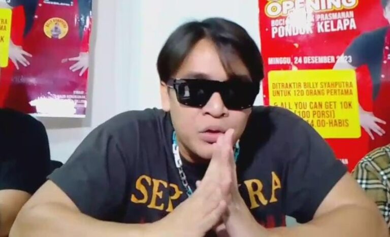 Dibully Netizen Karena Jahili Chika Chandrika, Billy Syahputra Pilih Buka Warung Seblak