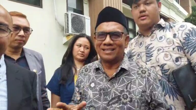 Rumah Tangga Ria Ricis Berujung Kepengadilan Agama, Ayah Teuku Ryan Salahkan Anaknya