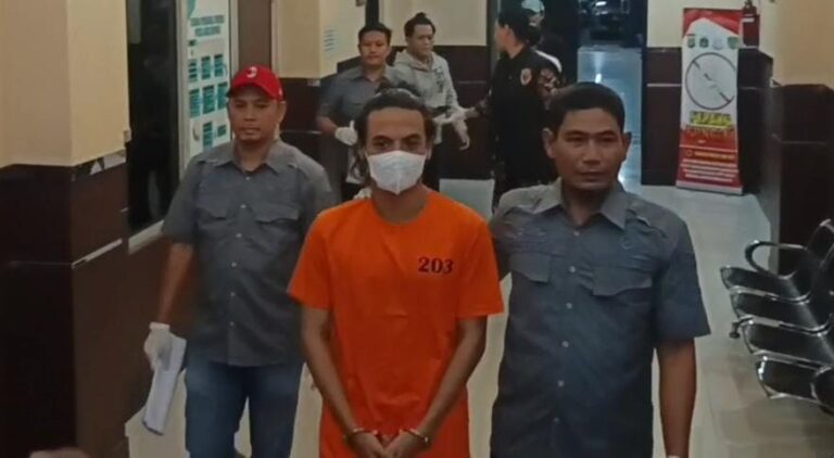 Polisi Ungkap Modus Vadel Badjideh Lakukan yang Dituduhkan Nikita Mirzani