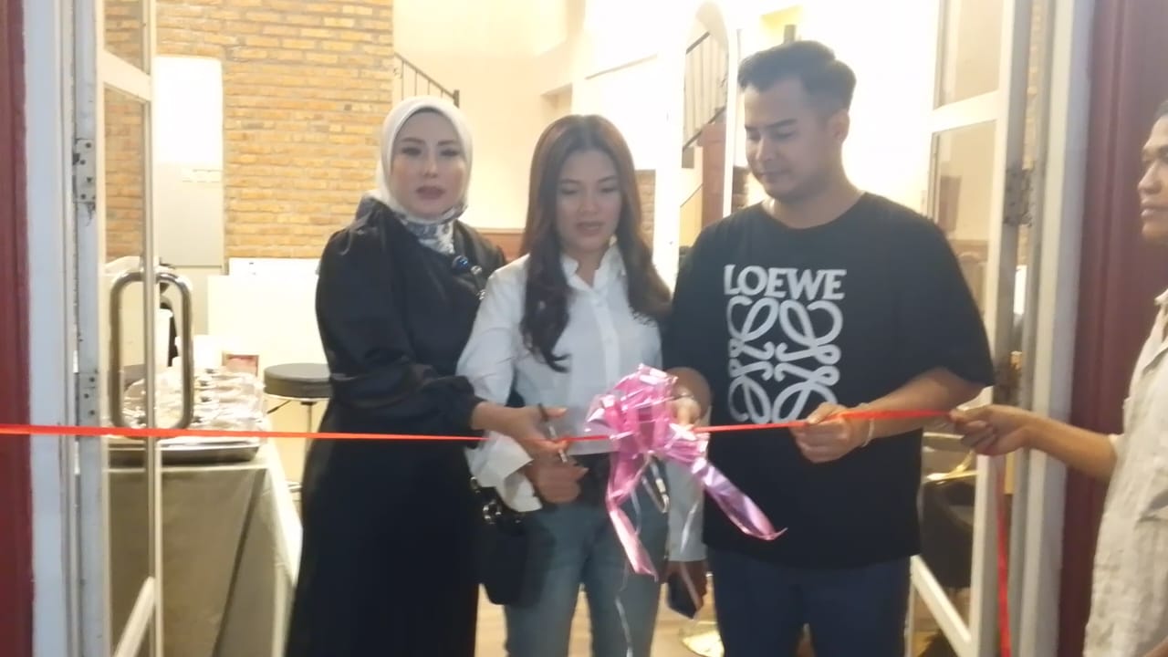 Ayu Aulia Buka Salon dan Butik di Kemang, Buktikan Diri Tak Sekadar Kontroversi
