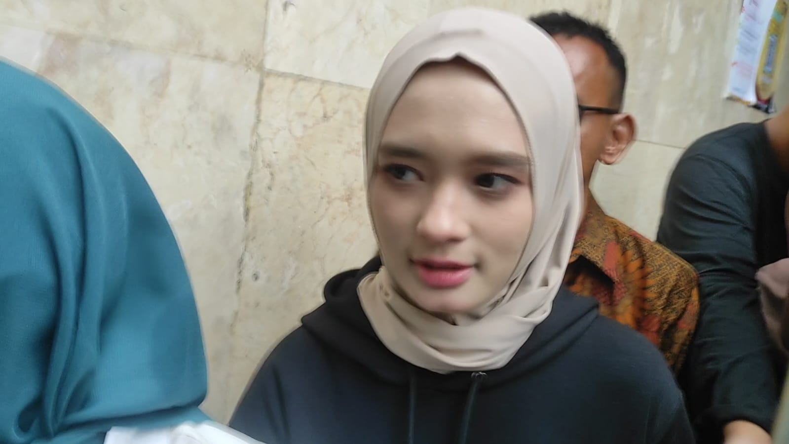 Pertahankan Pernikahan Siri dengan Insanul Fahmi, Inara Rusli: Saya Mencoba Untuk Taat